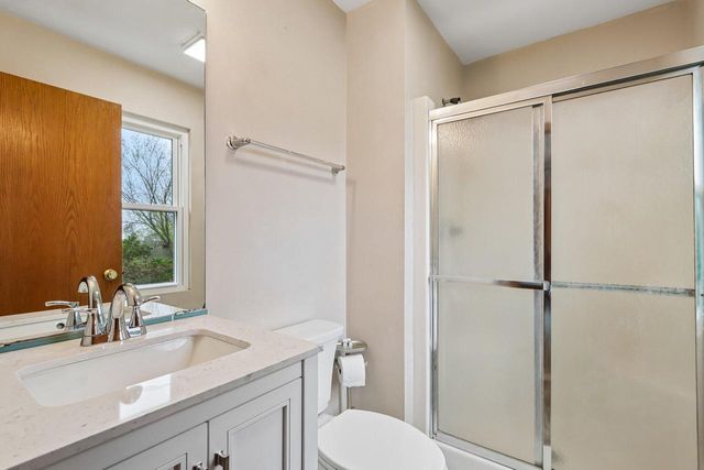 8570 Whitney DRIVE, Oak Creek, WI 53154
