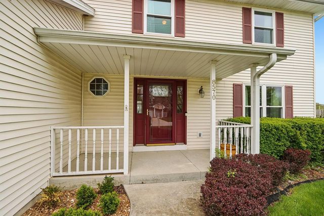 8570 Whitney DRIVE, Oak Creek, WI 53154