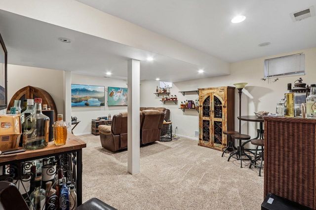 8570 Whitney DRIVE, Oak Creek, WI 53154