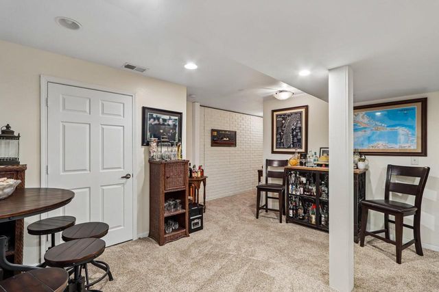 8570 Whitney DRIVE, Oak Creek, WI 53154