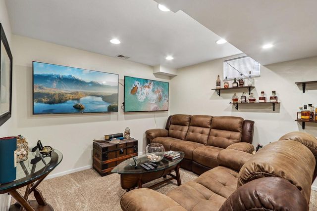 8570 Whitney DRIVE, Oak Creek, WI 53154