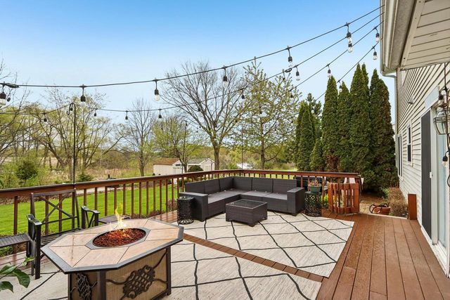 8570 Whitney DRIVE, Oak Creek, WI 53154