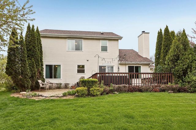 8570 Whitney DRIVE, Oak Creek, WI 53154