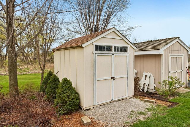 8570 Whitney DRIVE, Oak Creek, WI 53154