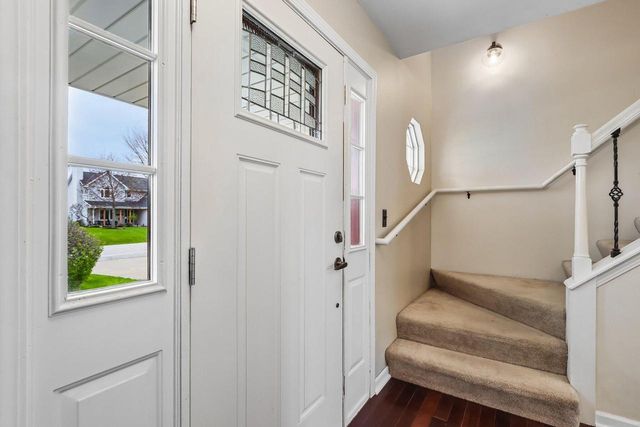 8570 Whitney DRIVE, Oak Creek, WI 53154