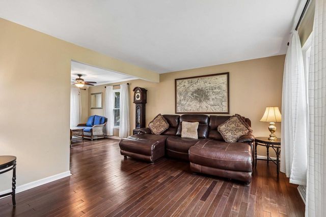 8570 Whitney DRIVE, Oak Creek, WI 53154
