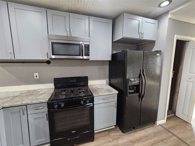 1023 Meyer Street, Sealy, TX 77474