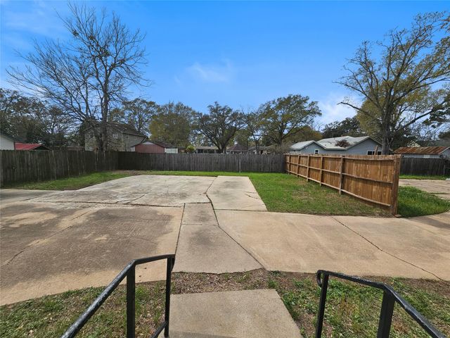 1023 Meyer Street, Sealy, TX 77474
