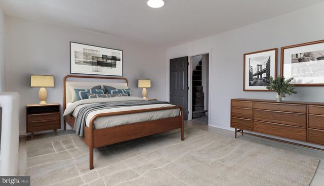 236 N BROADWAY, Gloucester City, NJ 08030