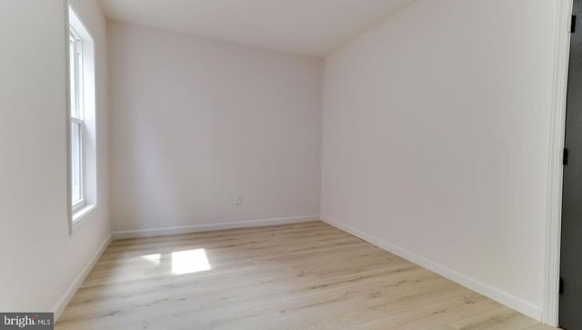 236 N BROADWAY, Gloucester City, NJ 08030