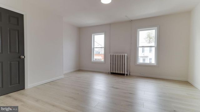 236 N BROADWAY, Gloucester City, NJ 08030