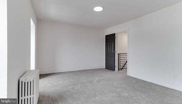 236 N BROADWAY, Gloucester City, NJ 08030