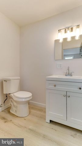 236 N BROADWAY, Gloucester City, NJ 08030