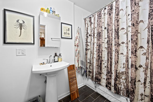 1527 W 18th Place, Chicago, IL 60608