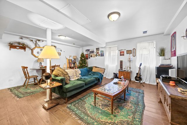 1527 W 18th Place, Chicago, IL 60608