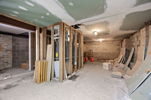 1527 W 18th Place, Chicago, IL 60608