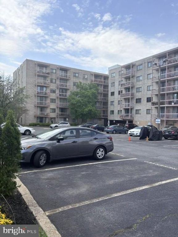 Image 2 of property listing at 130 SLADE AVE #202, Pikesville, MD 21208