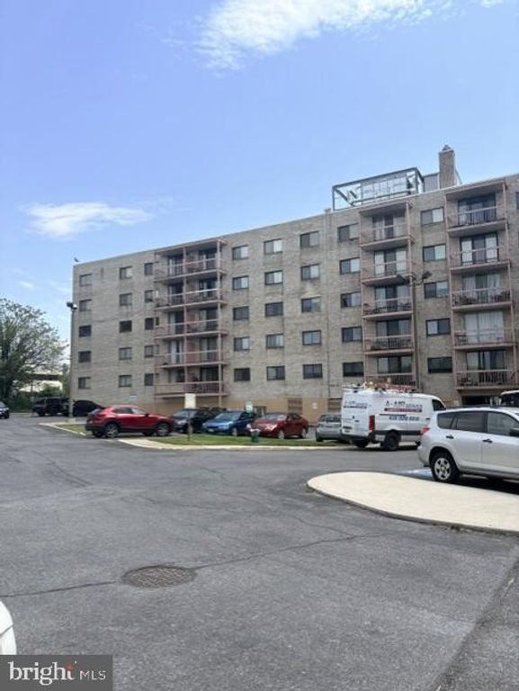 Image 3 of property listing at 130 SLADE AVE #202, Pikesville, MD 21208