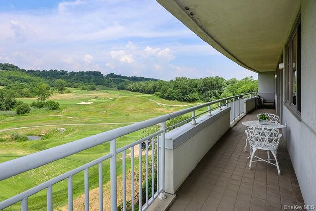 100 Harborview Drive 301, Port Washington, NY 11050