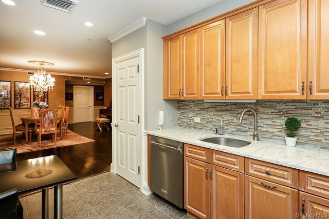 100 Harborview Drive 301, Port Washington, NY 11050