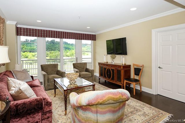 100 Harborview Drive 301, Port Washington, NY 11050