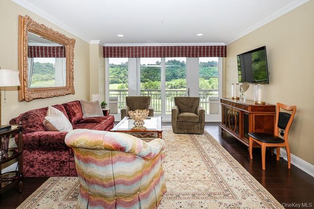 100 Harborview Drive 301, Port Washington, NY 11050