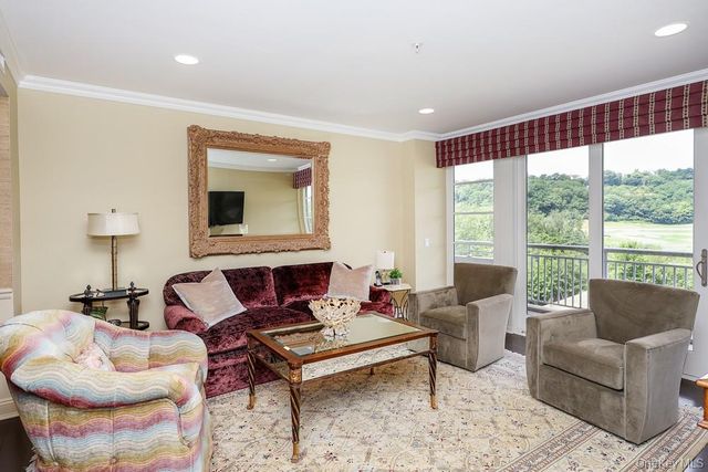 100 Harborview Drive 301, Port Washington, NY 11050