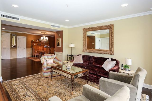 100 Harborview Drive 301, Port Washington, NY 11050