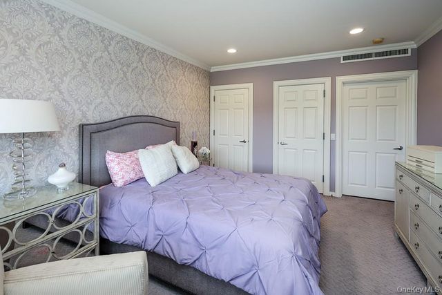 100 Harborview Drive 301, Port Washington, NY 11050
