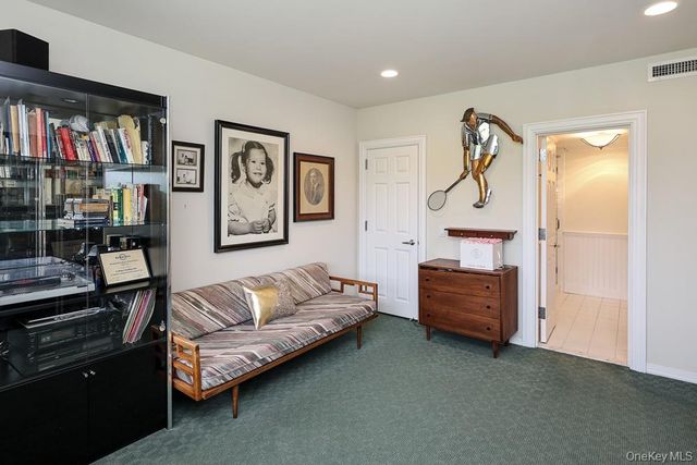 100 Harborview Drive 301, Port Washington, NY 11050