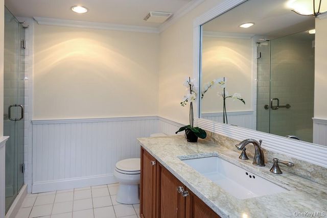 100 Harborview Drive 301, Port Washington, NY 11050