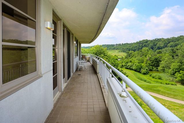 100 Harborview Drive 301, Port Washington, NY 11050