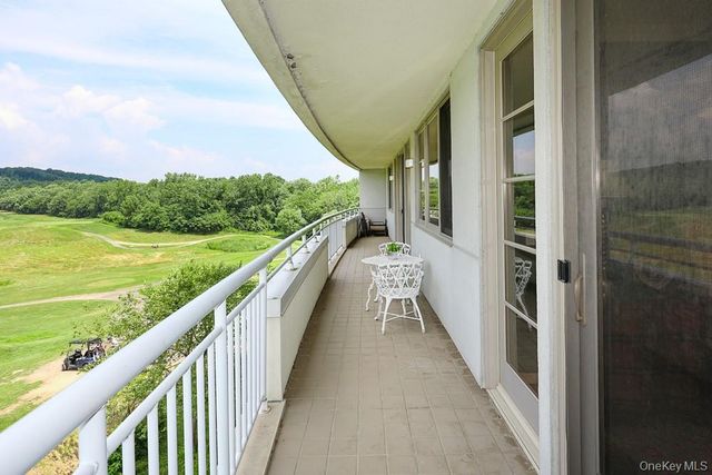 100 Harborview Drive 301, Port Washington, NY 11050