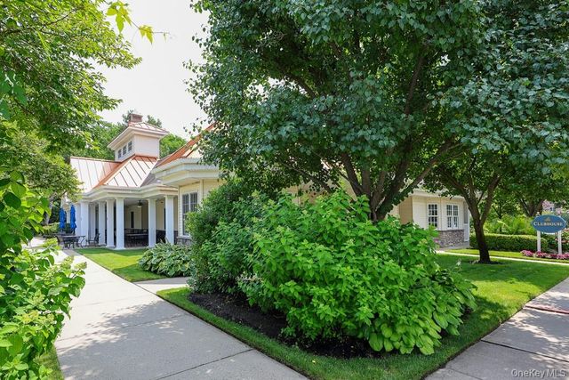 100 Harborview Drive 301, Port Washington, NY 11050