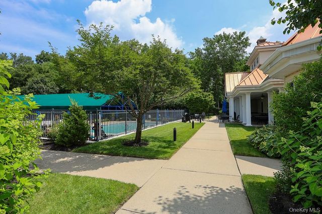 100 Harborview Drive 301, Port Washington, NY 11050