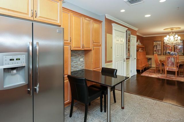 100 Harborview Drive 301, Port Washington, NY 11050