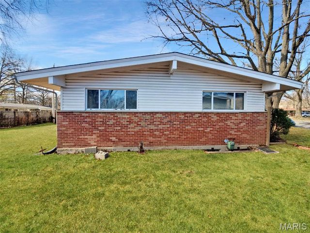 2214 Ibis Court, St Louis, MO 63136