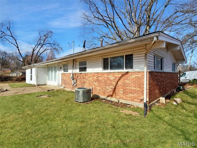 2214 Ibis Court, St Louis, MO 63136