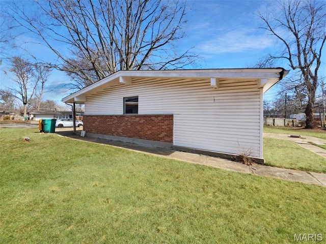 2214 Ibis Court, St Louis, MO 63136