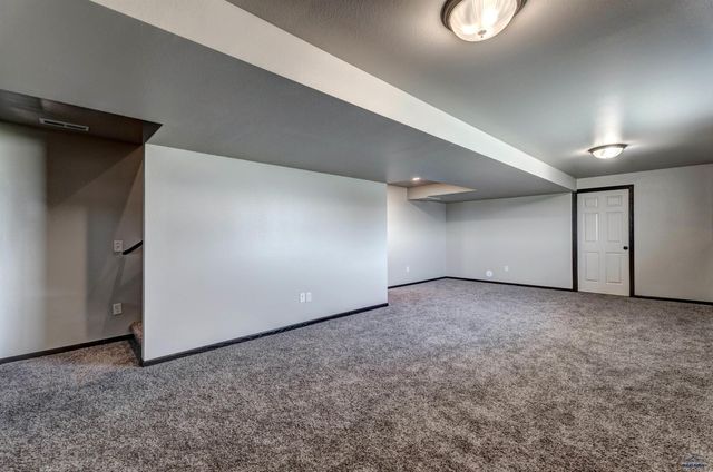 721 DIAMOND RIDGE BOULEVARD, Rapid City, SD 57703