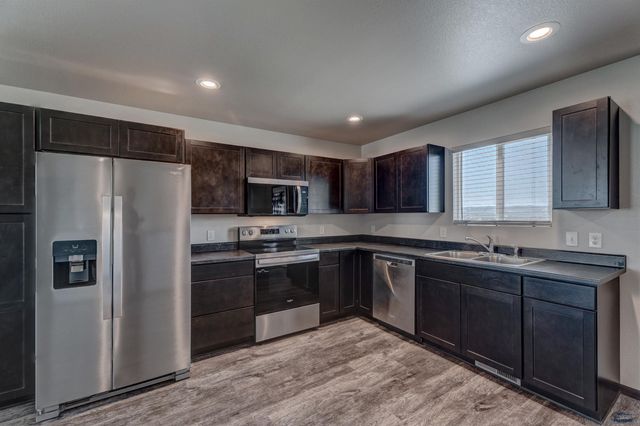 721 DIAMOND RIDGE BOULEVARD, Rapid City, SD 57703