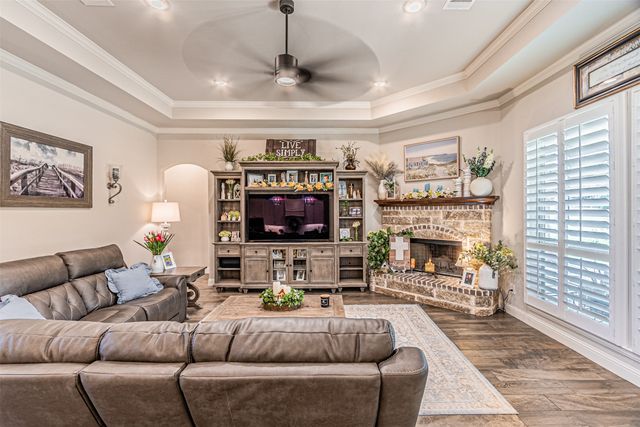 1009 Henry Way, Springtown, TX 76082