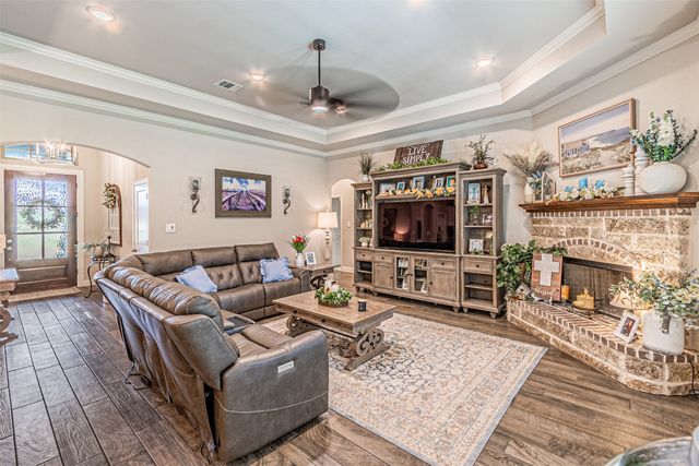 1009 Henry Way, Springtown, TX 76082