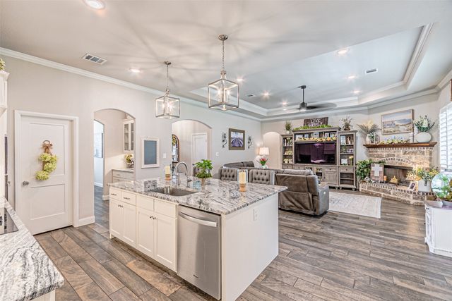 1009 Henry Way, Springtown, TX 76082