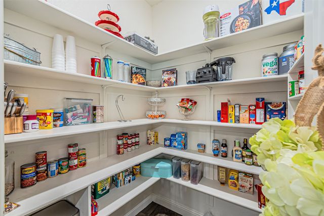 1009 Henry Way, Springtown, TX 76082