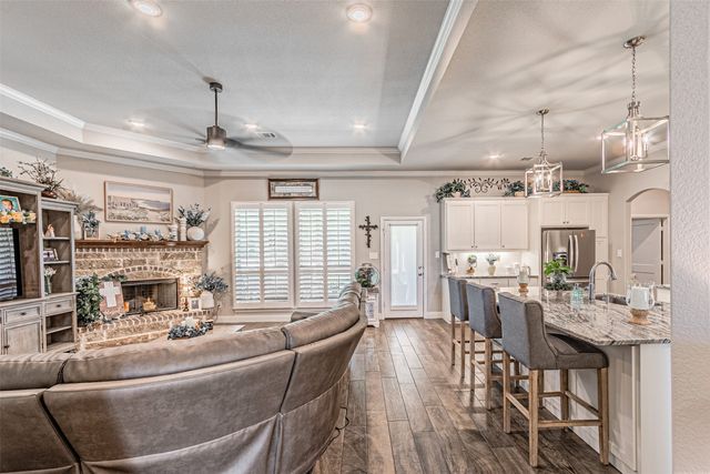 1009 Henry Way, Springtown, TX 76082