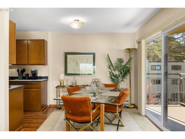 2393 Sw PARK Pl 302, Portland, OR 97205