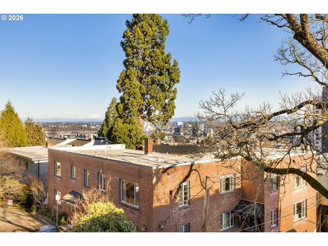 2393 Sw PARK Pl 302, Portland, OR 97205