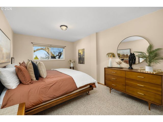 2393 Sw PARK Pl 302, Portland, OR 97205