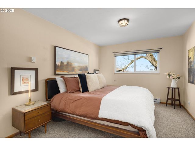 2393 Sw PARK Pl 302, Portland, OR 97205